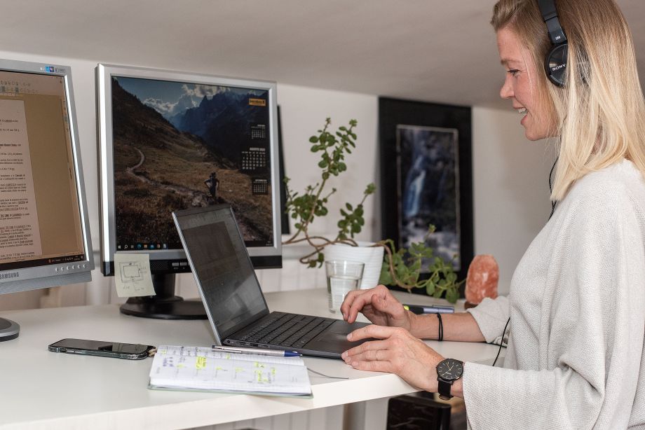 Ina Renett Laptop & PC
